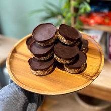 Load image into Gallery viewer, Studio 17 Café
